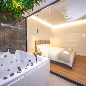 riviera.hotels-in-tirana.com/